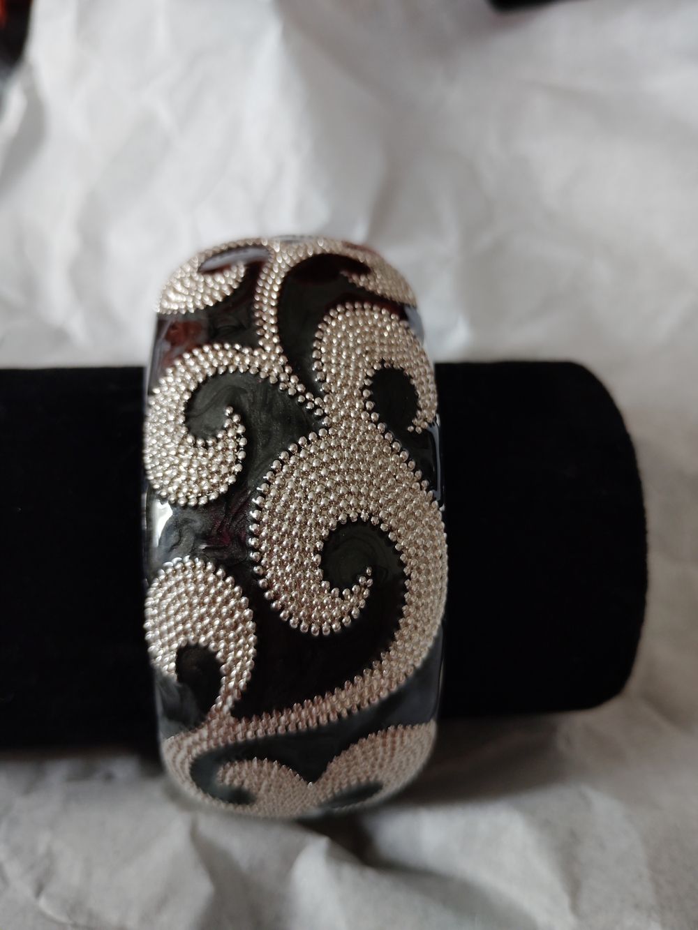 Black and Silver Scroll Pattern Resin Bangle Bracelet
